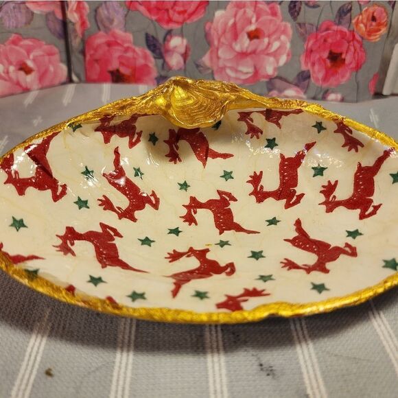 DECOUPAGE CLAM SHELL DECOUPAGE REINDEER ON A CLAM SHELL TRINKET DISH - Picture 7 of 11